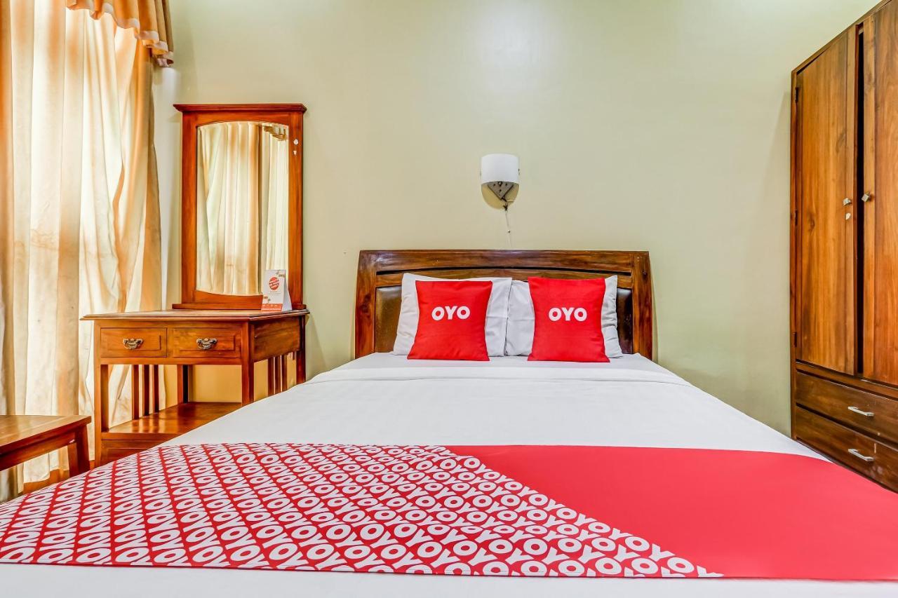 Oyo 91036 Hotel Simpang Lima Gkpri Семаранг Екстер'єр фото