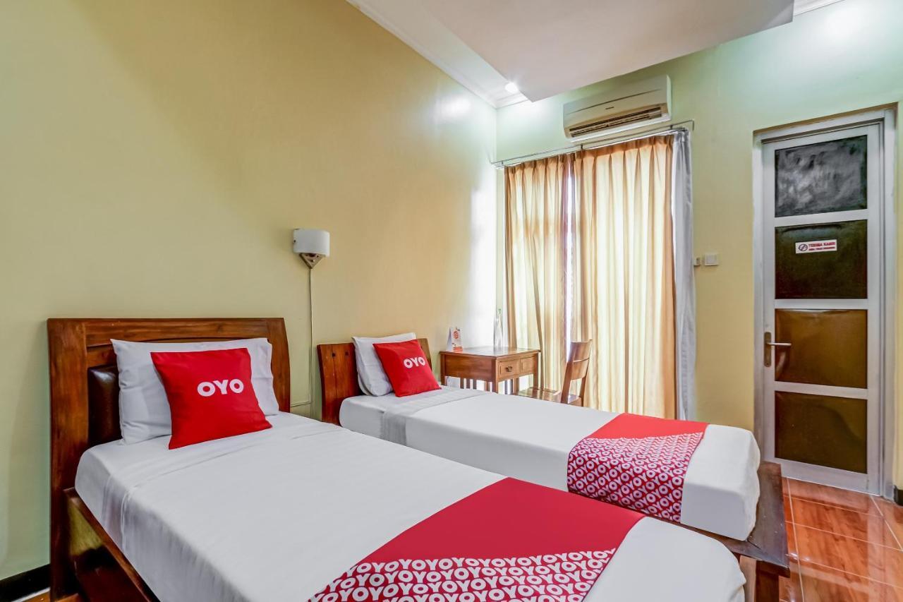 Oyo 91036 Hotel Simpang Lima Gkpri Семаранг Екстер'єр фото